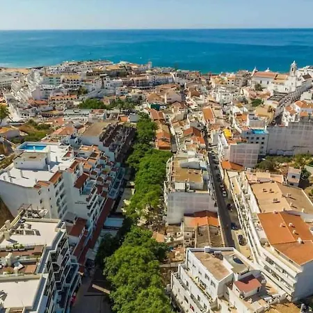 Downtown Art Flat Apartmán *